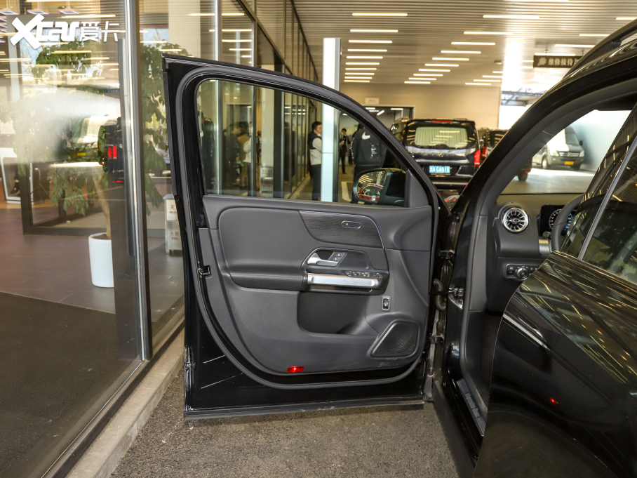 2022YGLB GLB 220 4MATIC