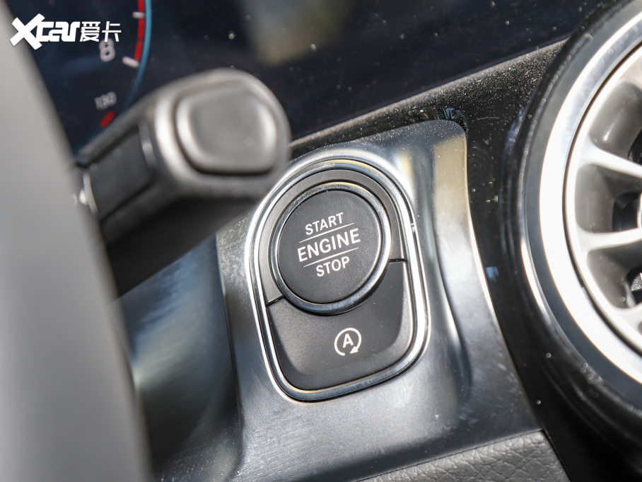 2022YGLB GLB 220 4MATIC