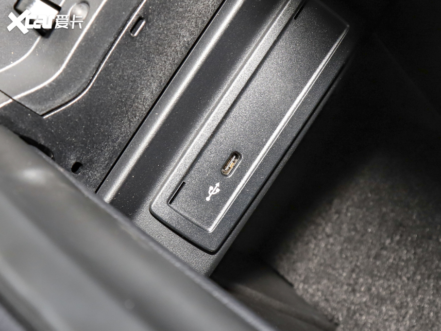 2022YGLB GLB 220 4MATIC