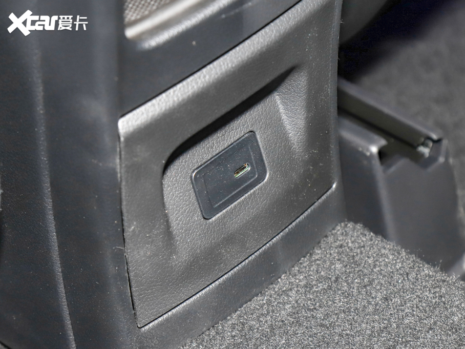 2022YGLB GLB 220 4MATIC