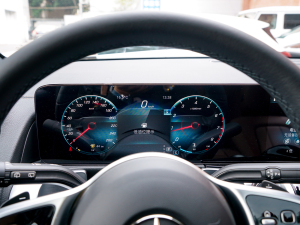 2022GLB 180 Ӹ п؅^