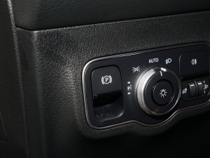 2022GLB 180 Ӹ п؅^