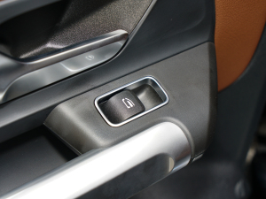 2022GLB 180 Ӹ п؅^