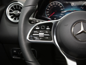 2022Ŀ GLB 200 r п؅^