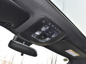 2022Ŀ GLB 180 r п؅^