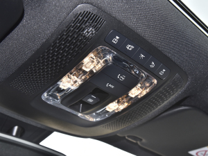 2022Ŀ GLB 180 r п؅^