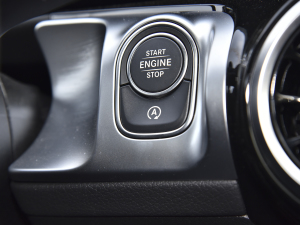 2022Ŀ GLB 180 r п؅^