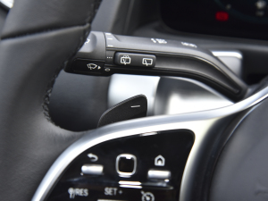 2022Ŀ GLB 180 r п؅^