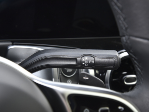 2022Ŀ GLB 180 r п؅^