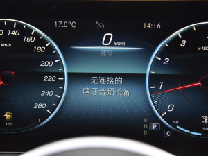 2022Ŀ GLB 180 r п؅^