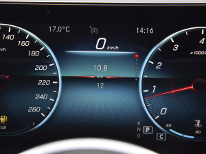 2022Ŀ GLB 180 r п؅^