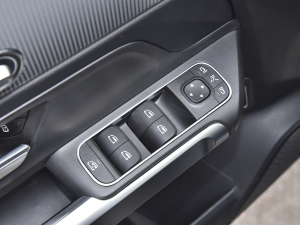 2022Ŀ GLB 180 r(sh) п؅^(q)