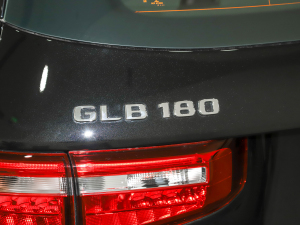 2022Ŀ GLB 180 Ӹ ^