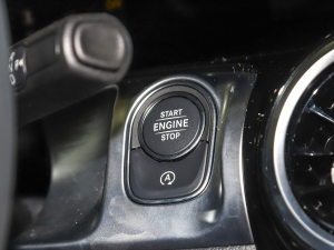 2022Ŀ GLB 180 Ӹ п؅^