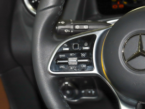 2022Ŀ GLB 180 Ӹ п؅^