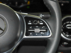 2022Ŀ GLB 180 Ӹ п؅^