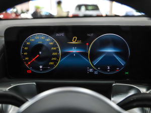 2022Ŀ GLB 180 Ӹ п؅^