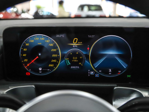 2022Ŀ GLB 180 Ӹ п؅^