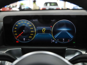 2022Ŀ GLB 180 Ӹ п؅^