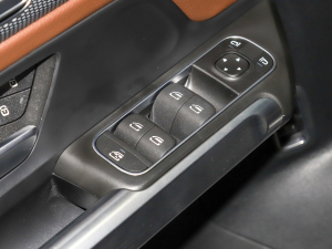 2022Ŀ GLB 180 Ӹ п؅^