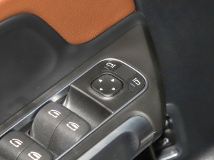 2022Ŀ GLB 180 Ӹ п؅^