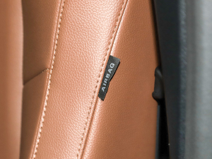 2022Ŀ GLB 180 Ӹ п؅^