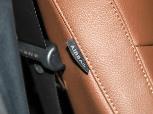 2022Ŀ GLB 180 Ӹ п؅^