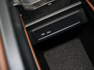 2022Ŀ GLB 200 Ӹ п؅^