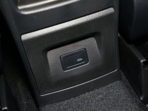 2022Ŀ GLB 200 Ӹ п؅^