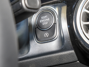 2022GLB 220 4MATIC п؅^(q)