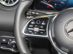 2022GLB 220 4MATIC п؅^(q)