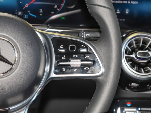 2022GLB 220 4MATIC п؅^(q)