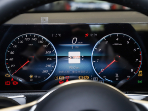 2022GLB 220 4MATIC п؅^(q)