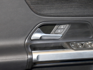 2022GLB 220 4MATIC п؅^