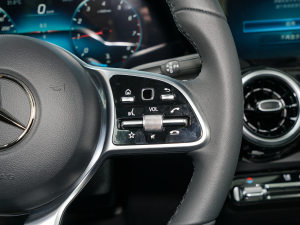 2022Ŀ GLB 200 Ӹ п؅^