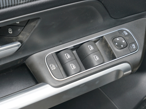 2022Ŀ GLB 200 Ӹ п؅^(q)