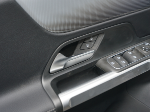 2022Ŀ GLB 200 Ӹ п؅^(q)