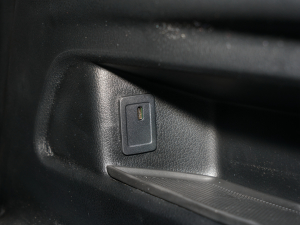 2022Ŀ GLB 200 r п؅^