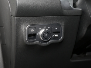 2022GLB 220 (dng) п؅^(q)