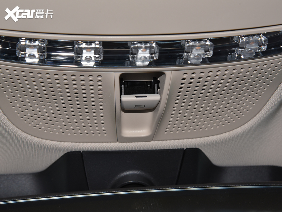 2022��YE�� E 300 L ���F��