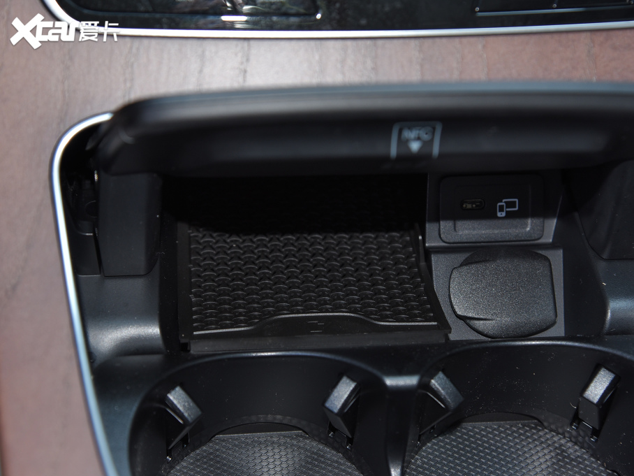 2022��YE�� E 300 L ���F��