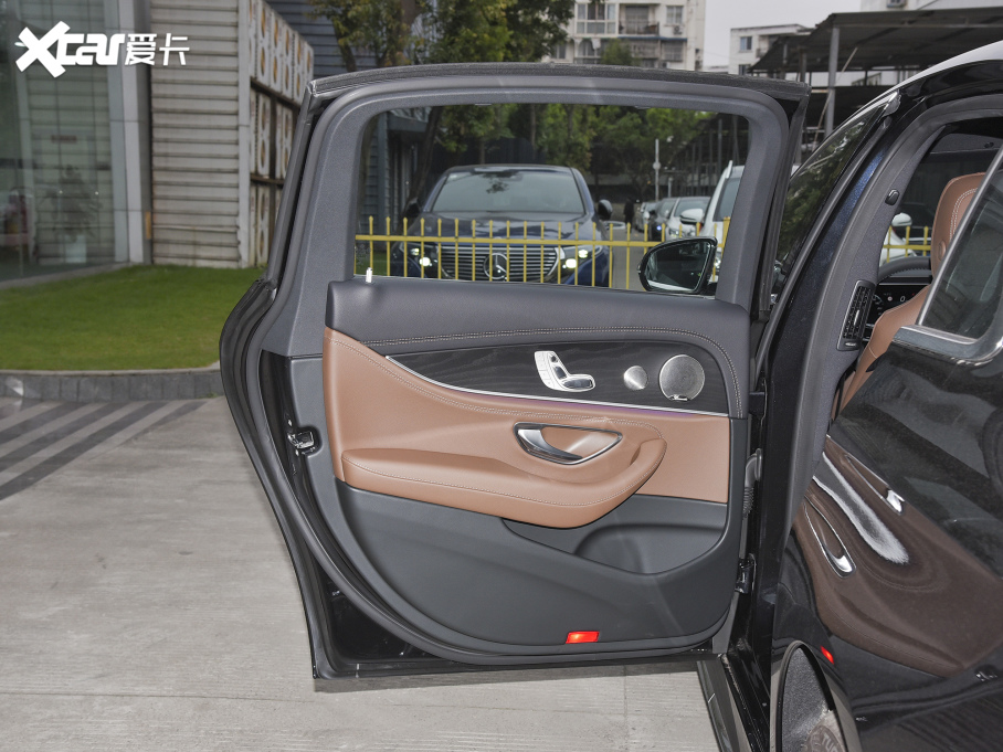 2022YE E 300 L \F