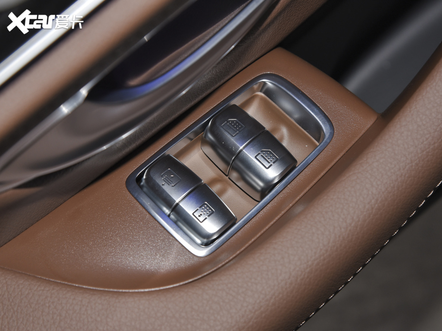 2022YE E 300 L \F