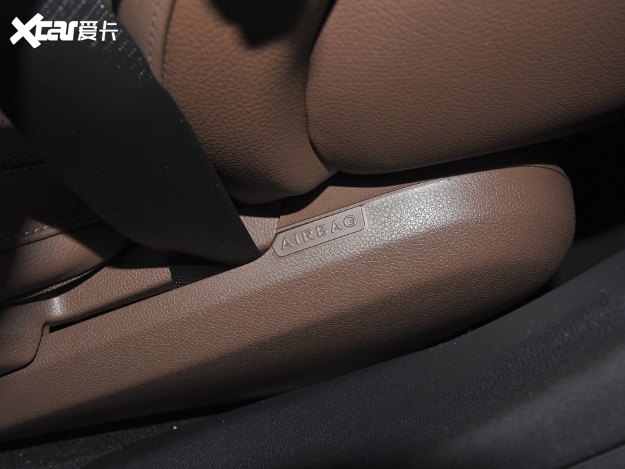 2022YE E 300 L \F