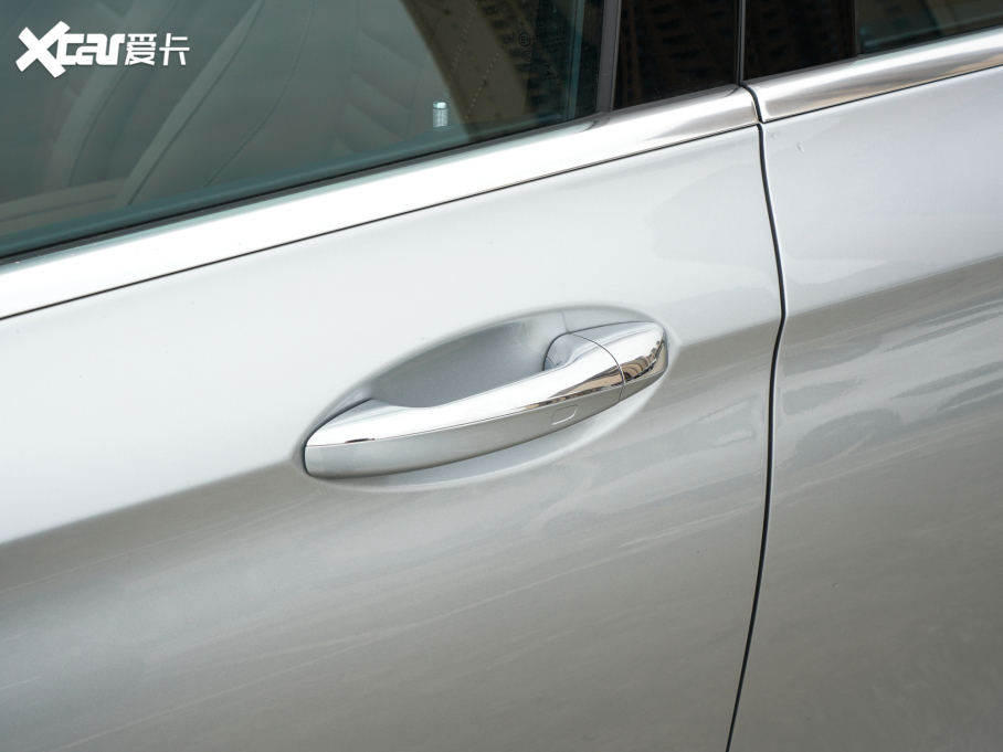 2022YE E 300 L \ӕr