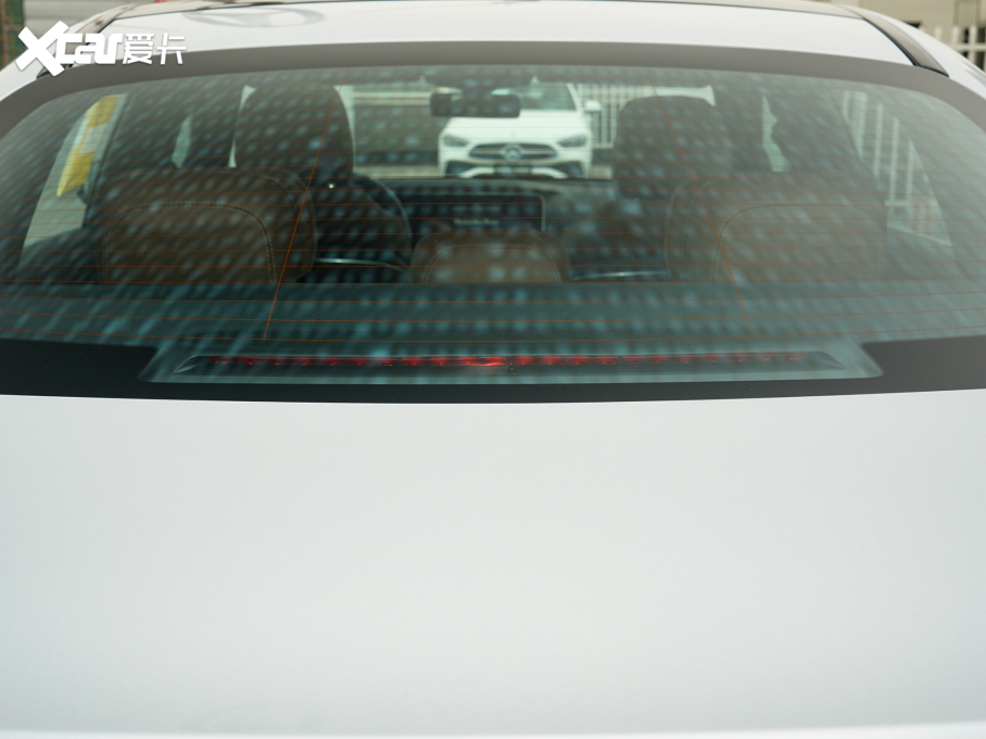 2022YE E 300 L \ӕr