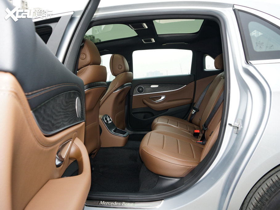 2022��YE�� E 300 L �\�ӕr����