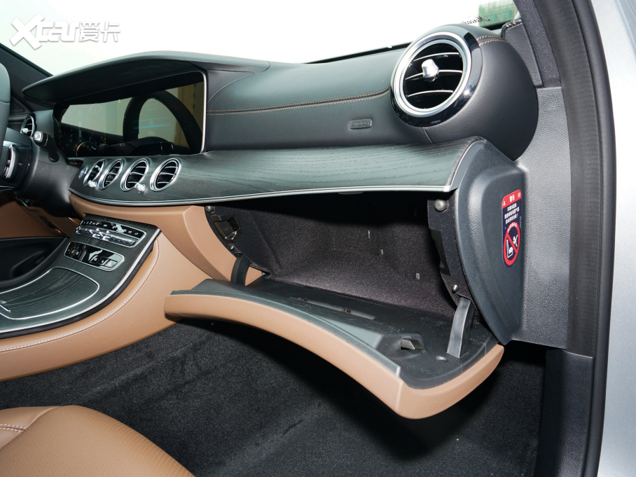 2022YE E 300 L \ӕr