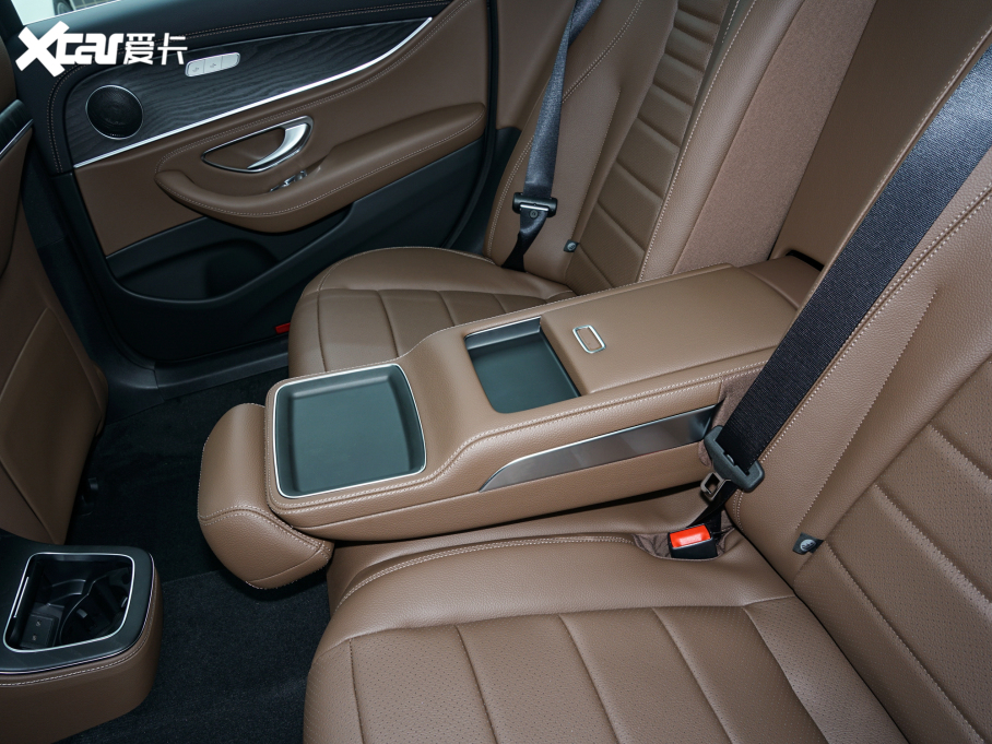 2022YE E 300 L \ӕr