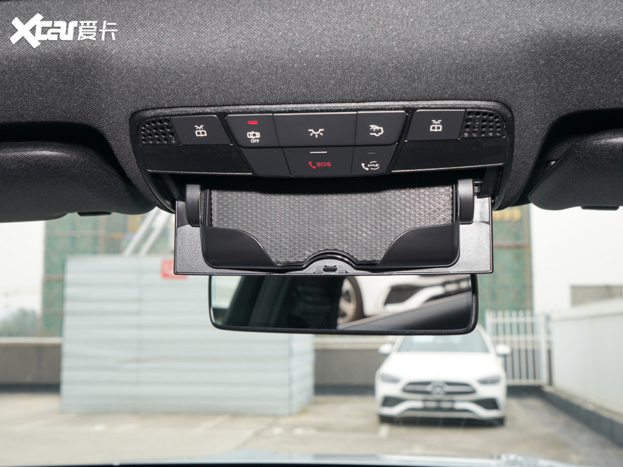 2022��YE�� E 300 L �\�ӕr����